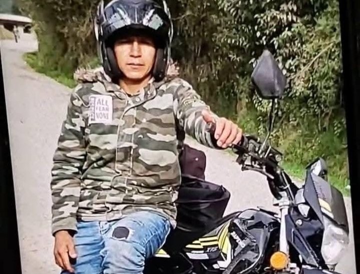 Motociclista muere tras colisionar contra un camión cisterna