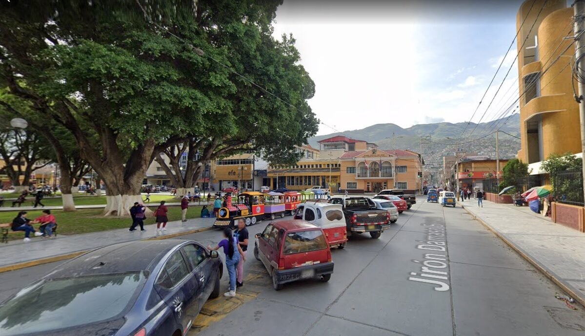 Comerciante denuncia que inspector y policía le cobraron S/200 para no llevar su carro al depósito
