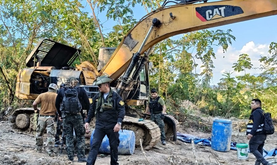 Destruyeron 25 maquinarias valorizadas en s/ 78 millones en operativos contra la minería ilegal