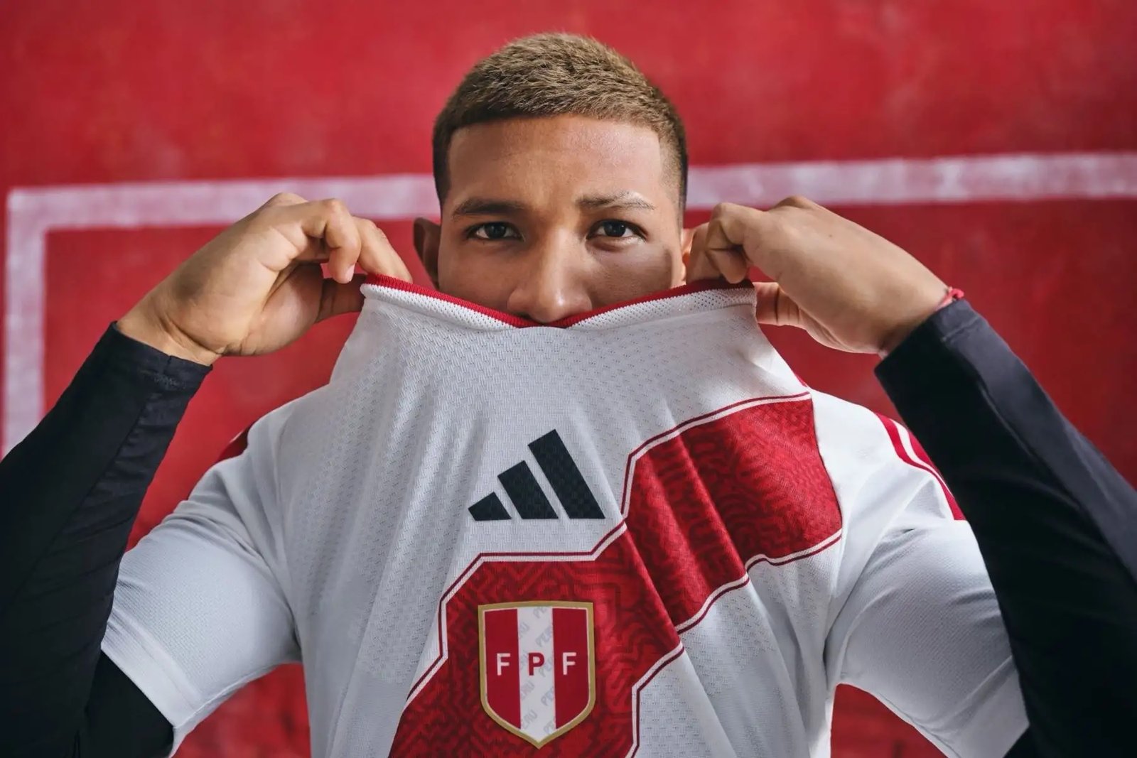 Selección peruana presenta nueva camiseta y se alista para amistosos