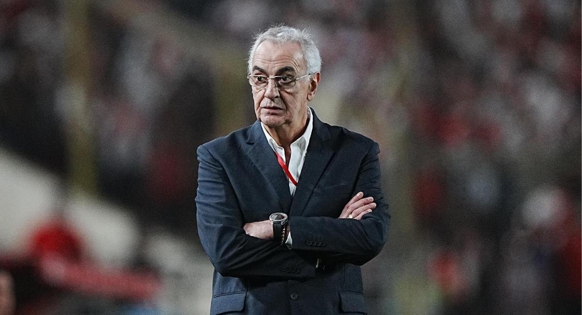 El futuro de Jorge Fossati en Universitario se complica por temas internos