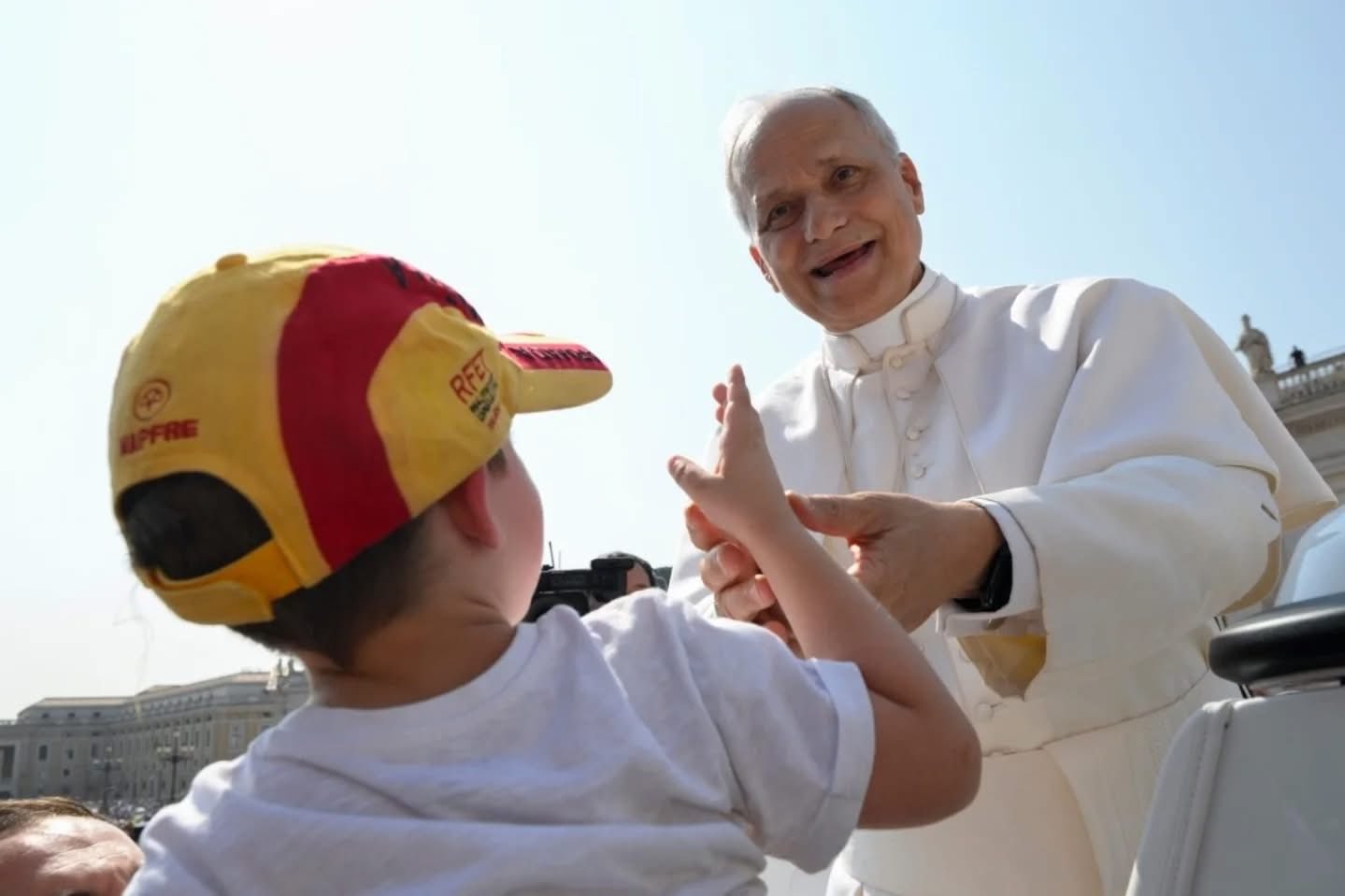 Papa León XIV critica nuevamente políticas migratorias de Donald Trump