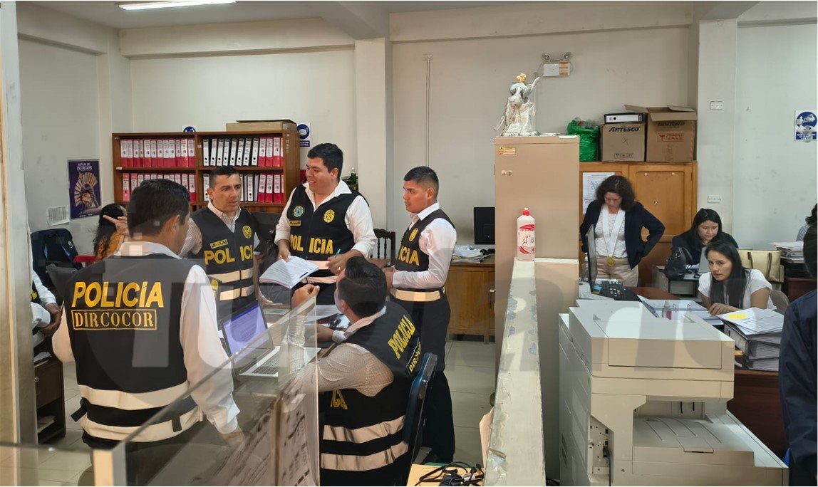 «Las recaudadoras» cobraban entre 1.5 a 8 soles a feriantes sabatinos, cuyos ingresos no llegaron a las arcas de la MPHco.