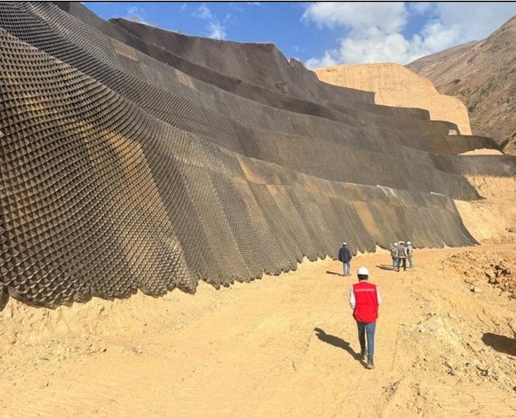 Contraloría advierte riesgos en la quebrada Agorragra