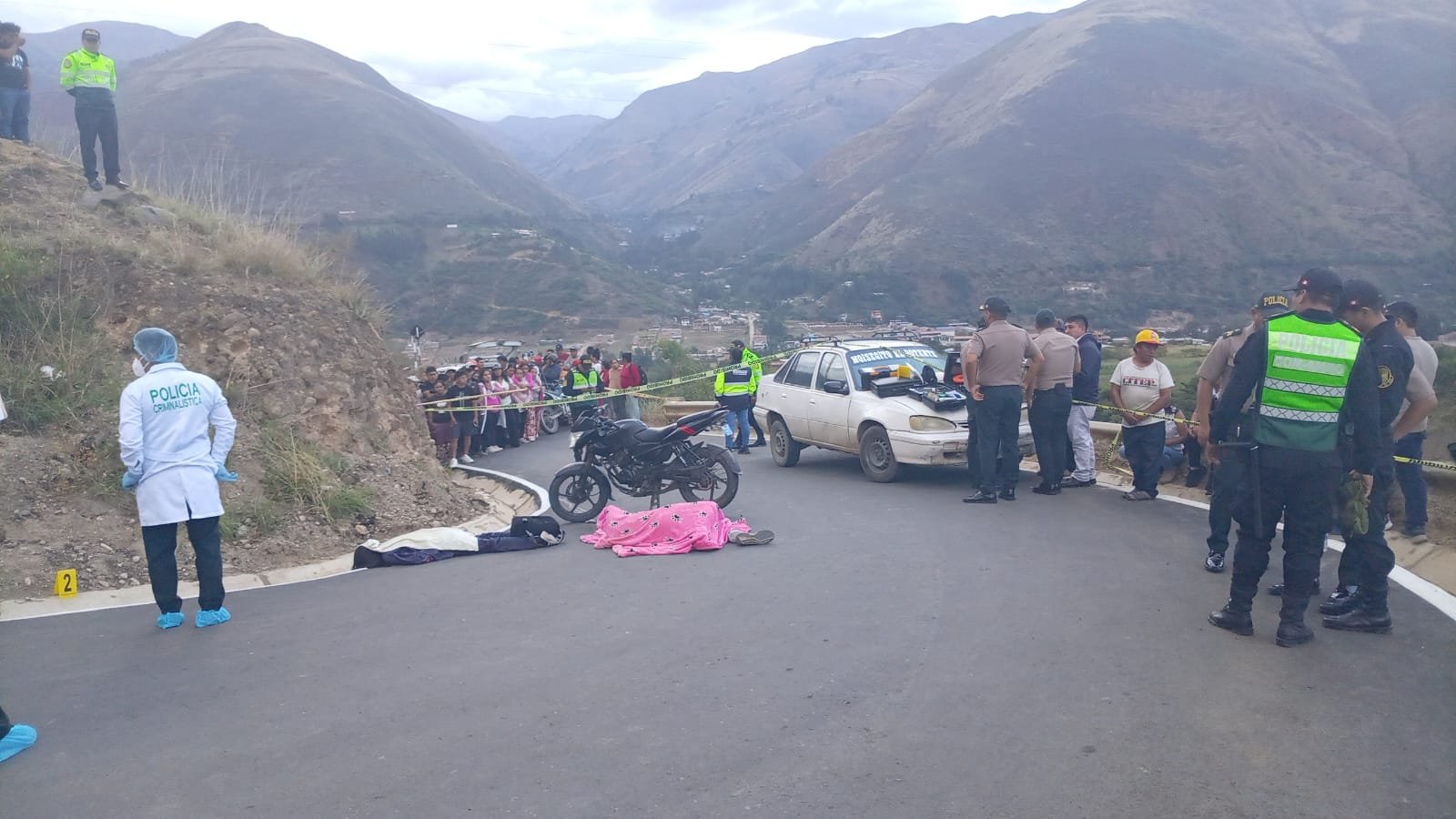 Siguen pistas para identificar a autores que mataron a hermanos de 18 y 14 años