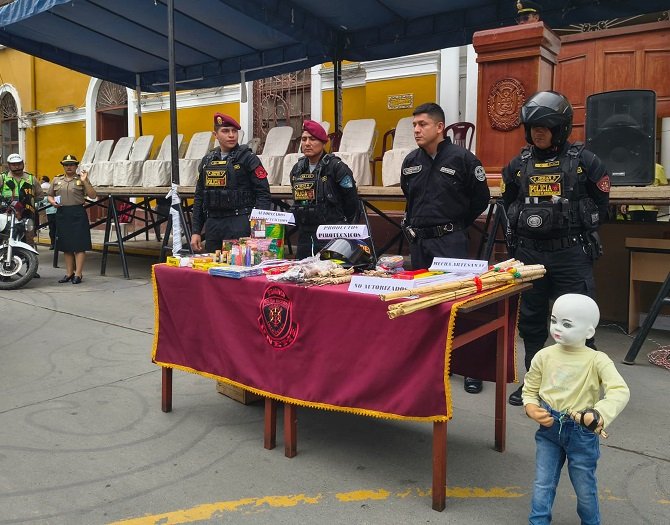 Policía recomienda no usar pirotecnias en celebraciones de Navidad y Año Nuevo