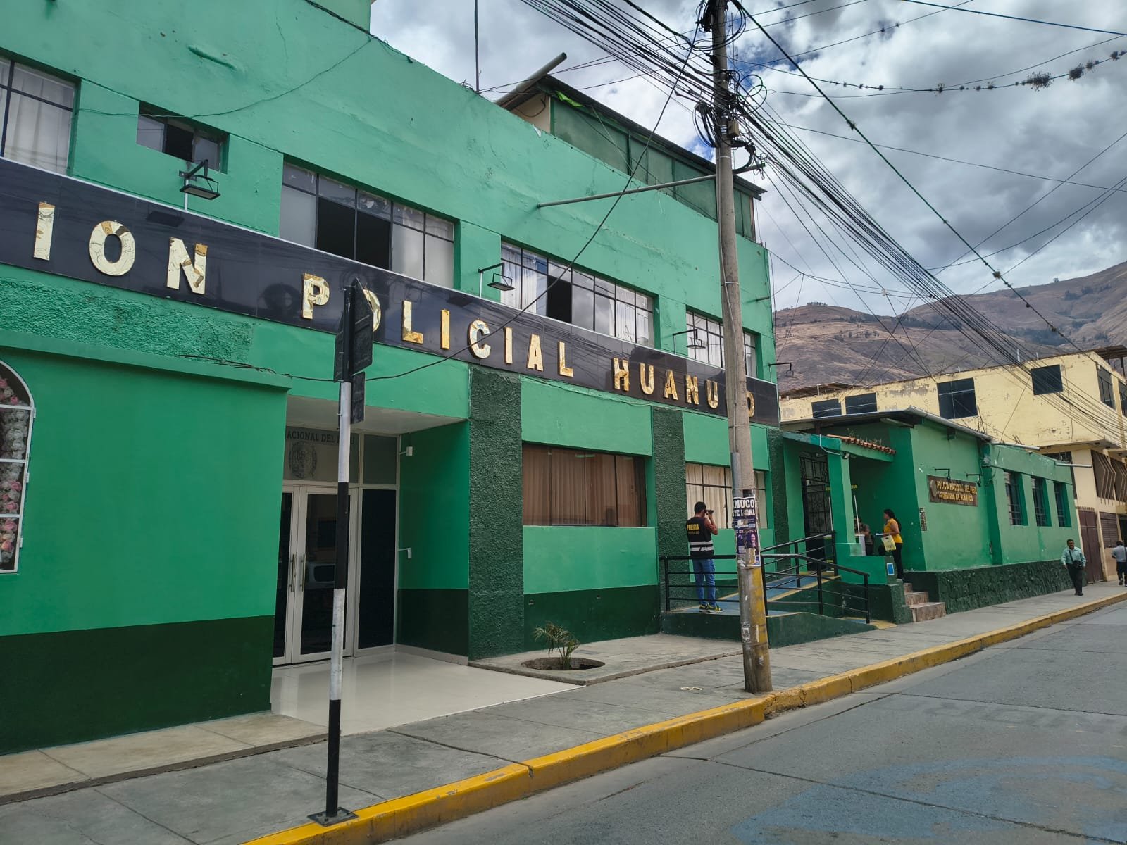 Detienen a conductor por ofrecer S/ 100 a una policía de Tránsito