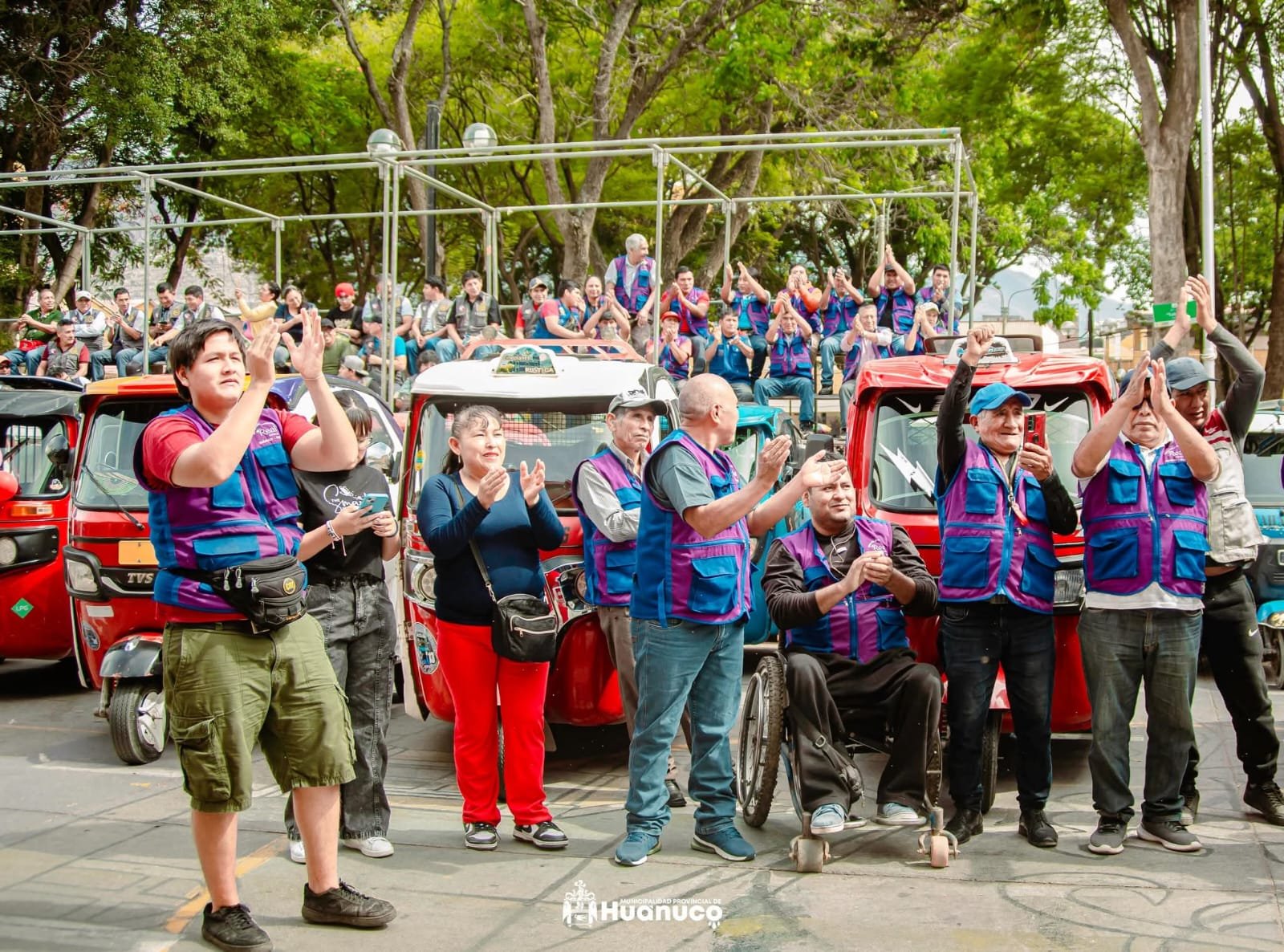 Tres nuevos grupos de mototaxistas pasan a la formalidad en Huánuco