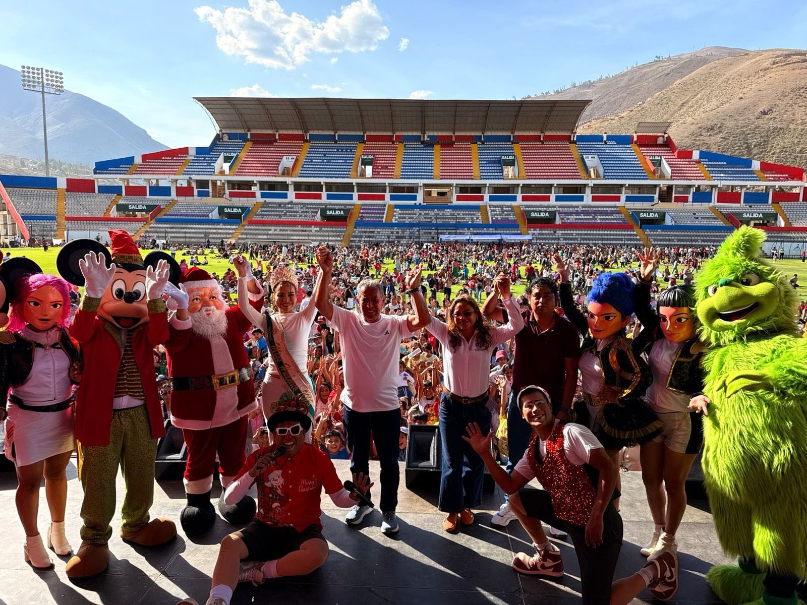 Municipalidad de Huánuco ofreció show navideño para más de cuatro mil niños