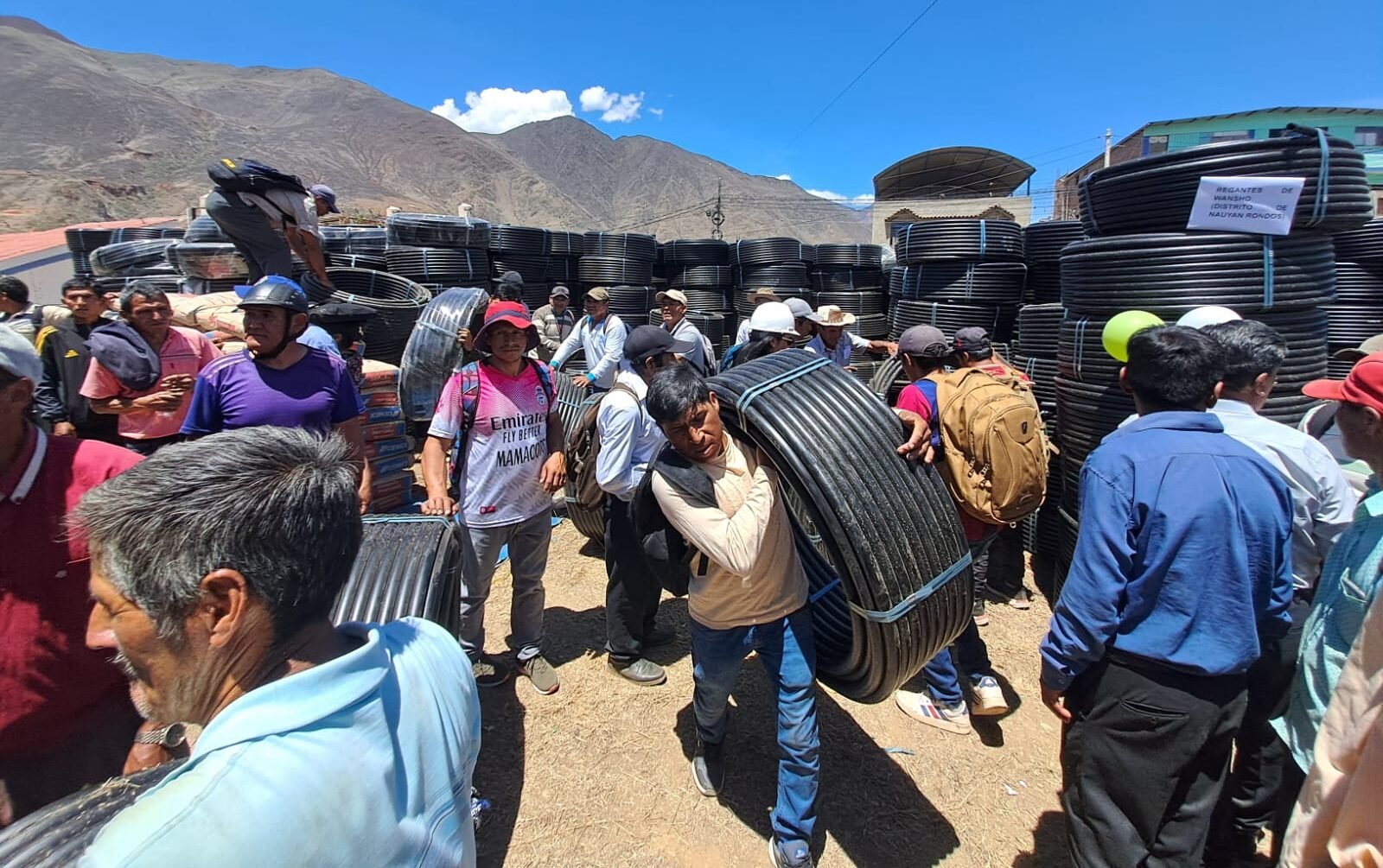 Entregan materiales de riego tecnificado a 2040 productores de 55 distritos