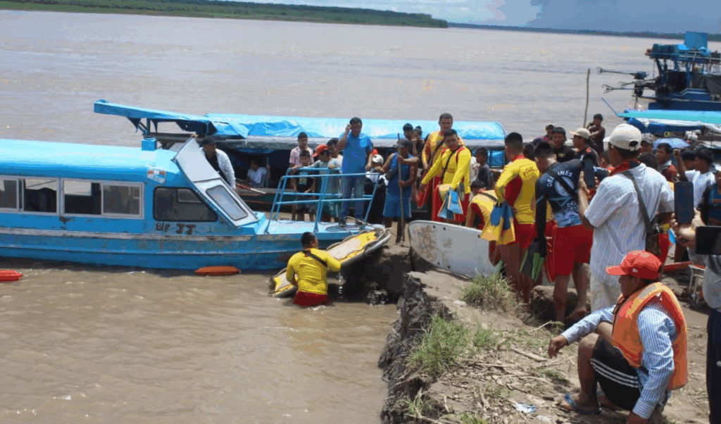 Tragedia en Ucayali: continúan labores de búsqueda de 33 desaparecidos de accidente fluvial