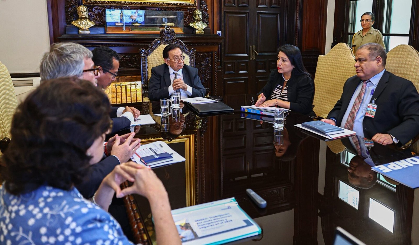 Gobierno de Balcazar asigna presupuesto adicional para garantizar elecciones generales 2026