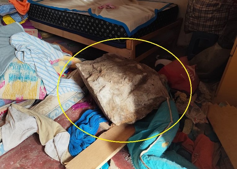 Familia salva de ser aplastada por roca en Ambo