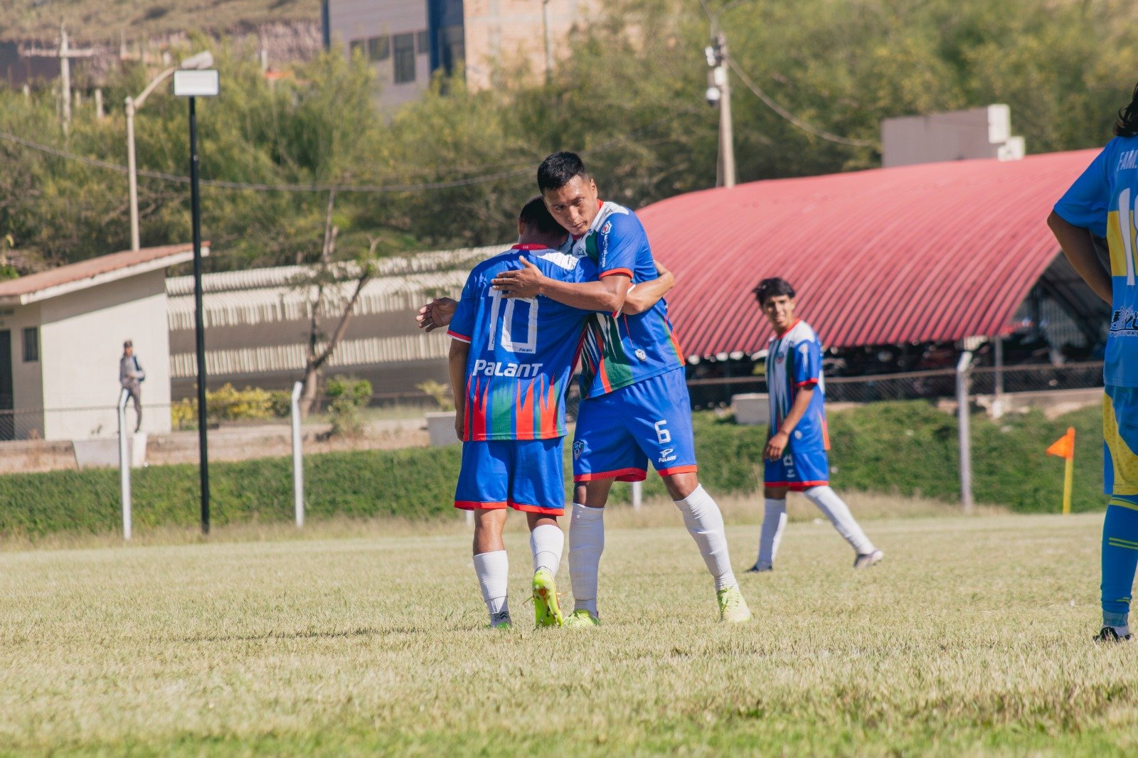 Atlético Evza propinó la mayor goleada de la fecha y avanza a los cuartos