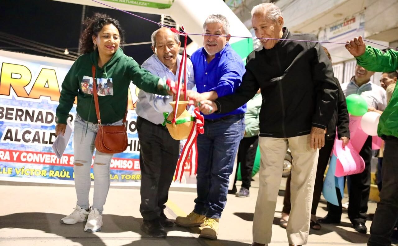 Inauguran pistas y veredas en alrededores del Coliseo 15 de Agosto