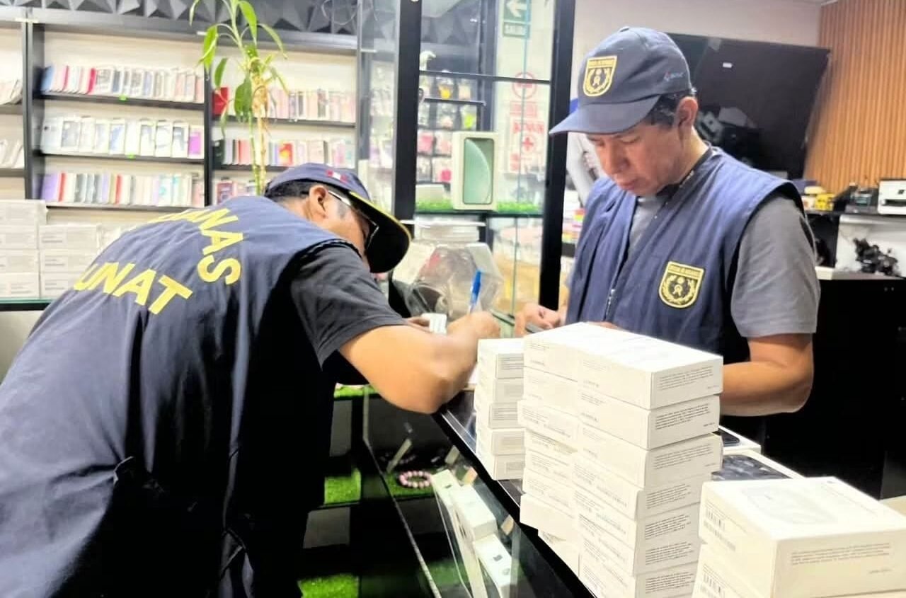 Incautan celulares y accesorios valorizados en 120 mil soles