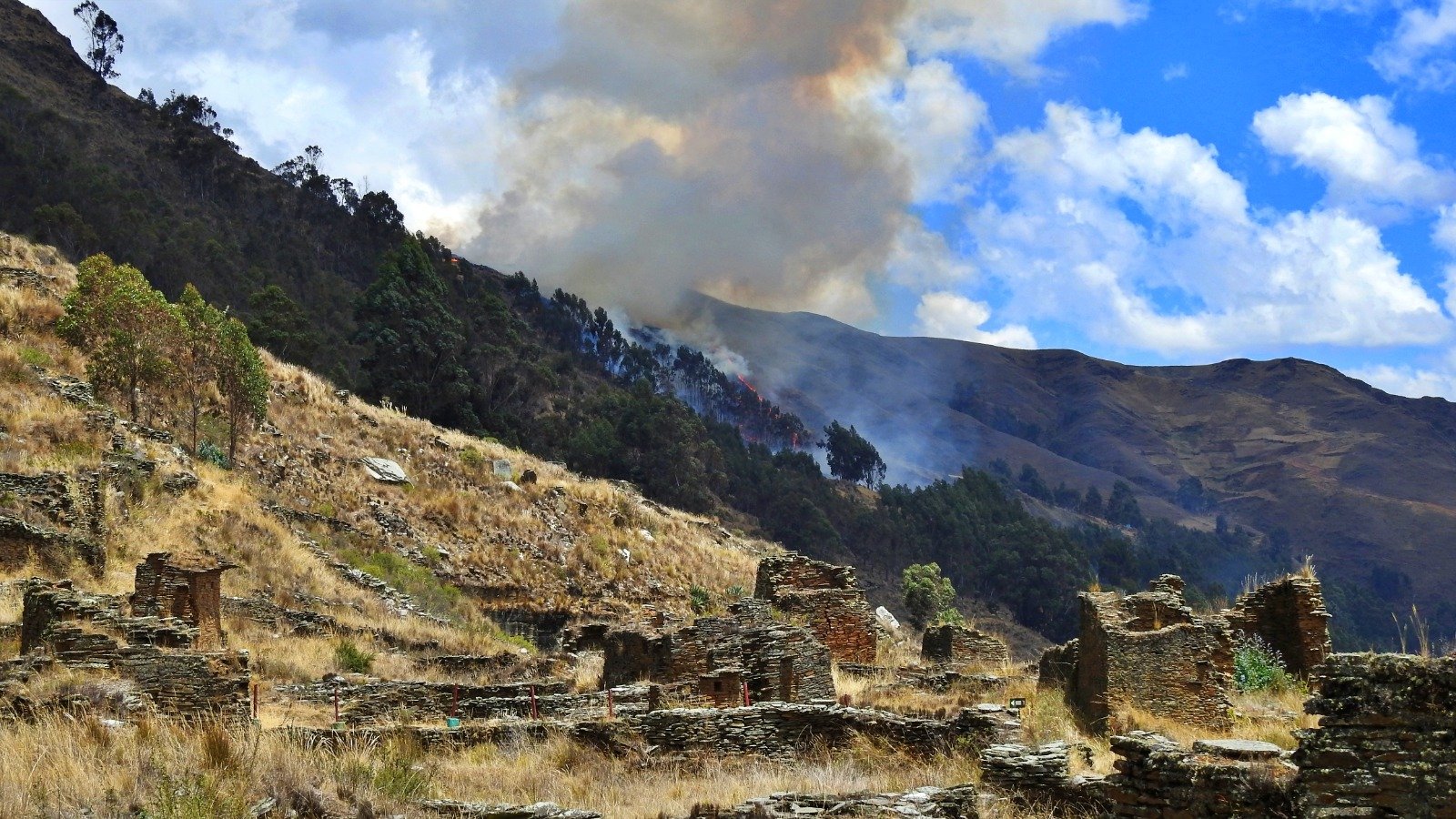 Lluvia milagrosa salvó al complejo arqueológico de Garu, de pavoroso incendio