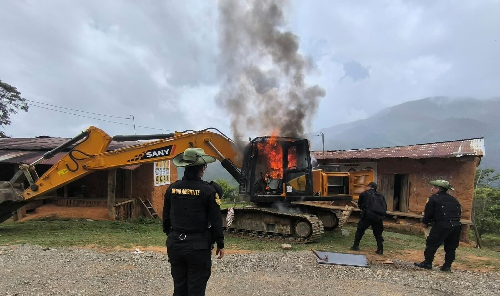 Destruyen maquinarias de minería ilegal valorizados en más de S/3 millones